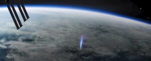Read more about the article BLUE JETS – LIGHTNING THAT SHOOT UP TO SPACE